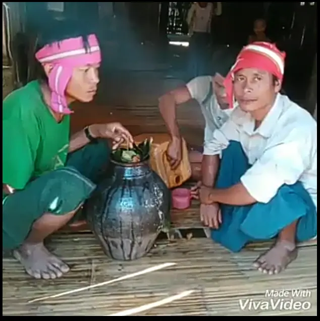 Letu Men Enjoying their Khongyay Pot